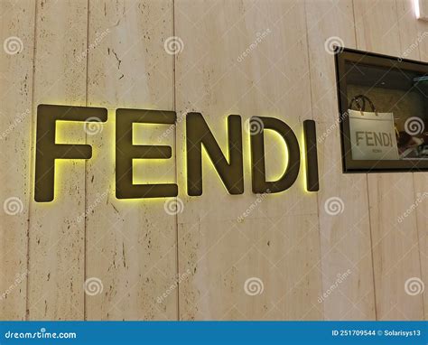 fendi mur chinski|fendi china.